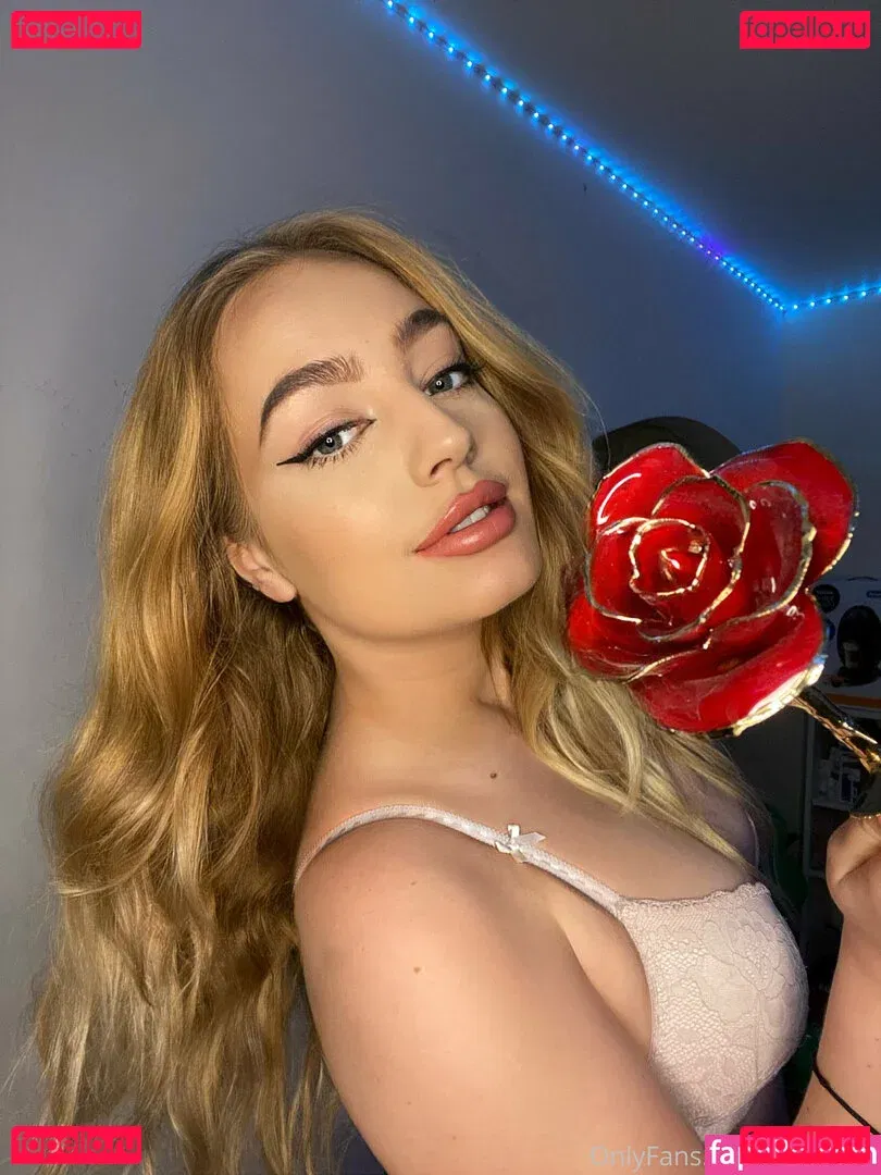 JadeCSGO Onlyfans Photo Gallery 