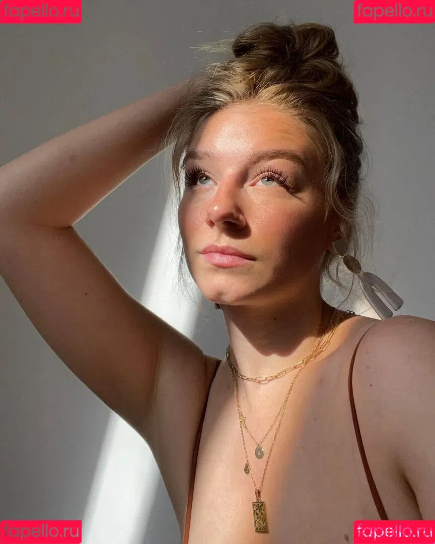 Hannah Alyssa Woods Onlyfans Photo Gallery 