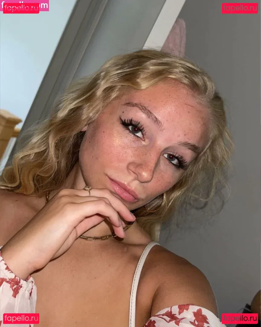 Hannah Alyssa Woods Onlyfans Photo Gallery 