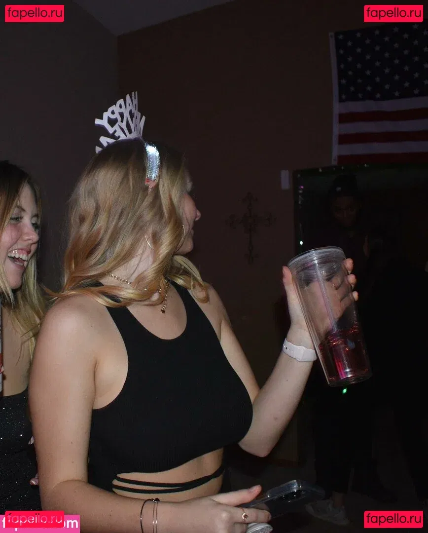 Hannah Alyssa Woods Onlyfans Photo Gallery 