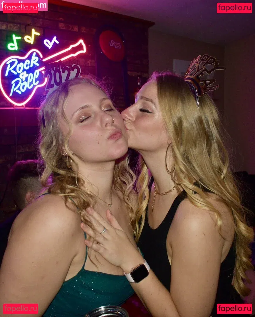 Hannah Alyssa Woods Onlyfans Photo Gallery 