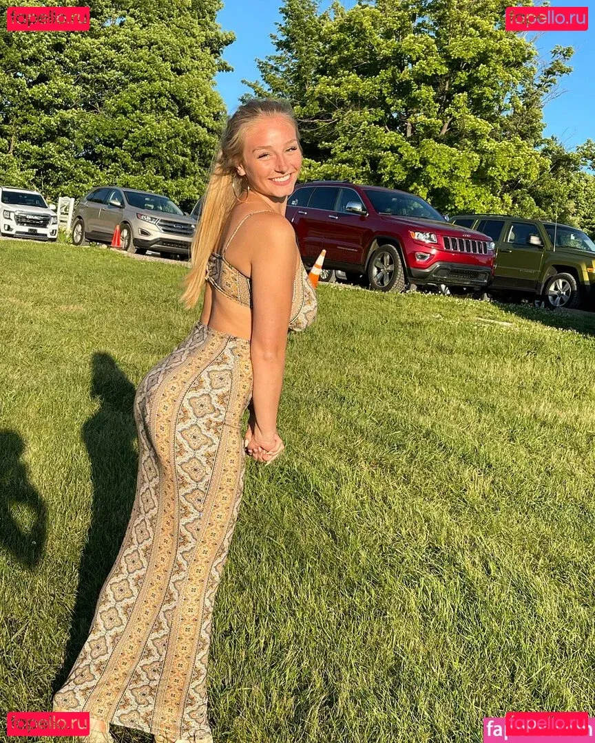 Hannah Alyssa Woods Onlyfans Photo Gallery 