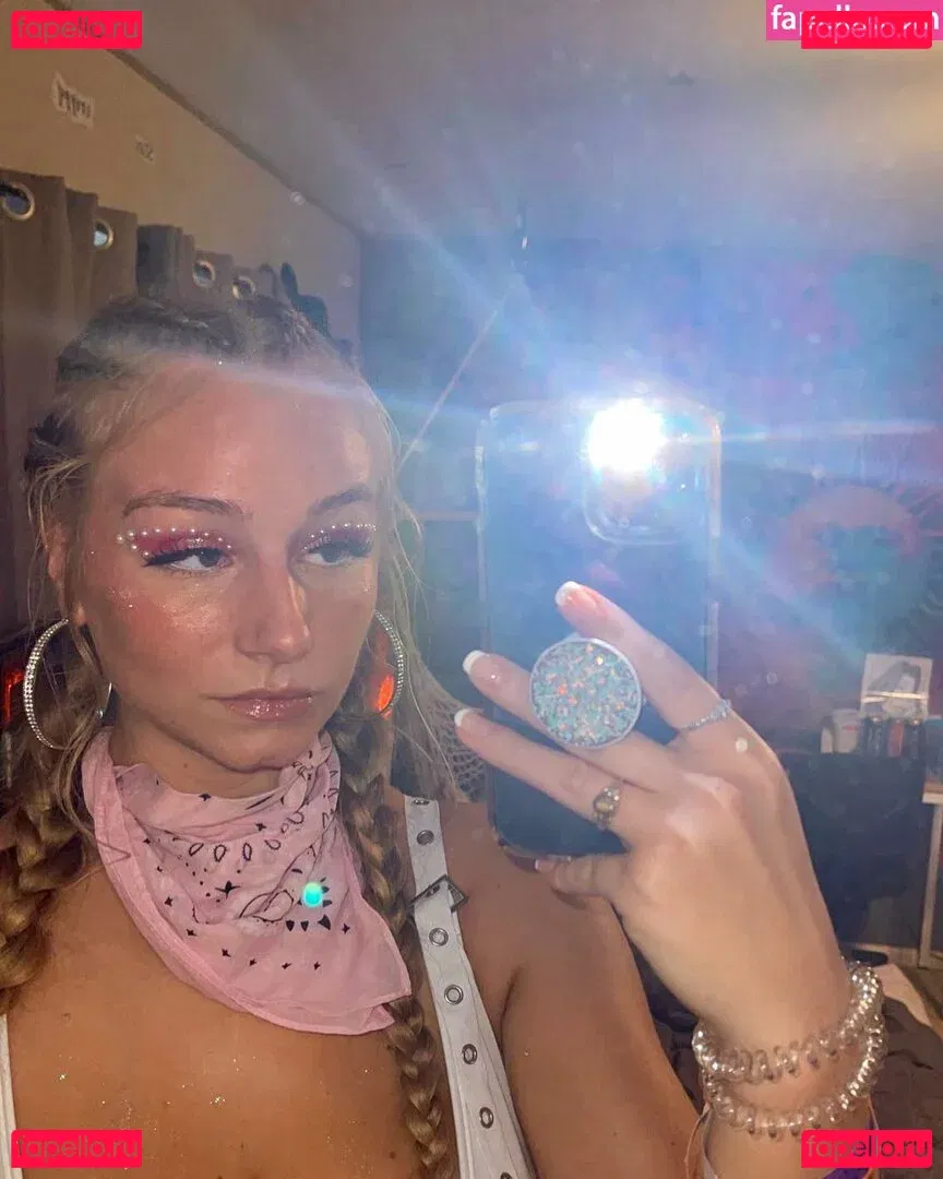 Hannah Alyssa Woods Onlyfans Photo Gallery 