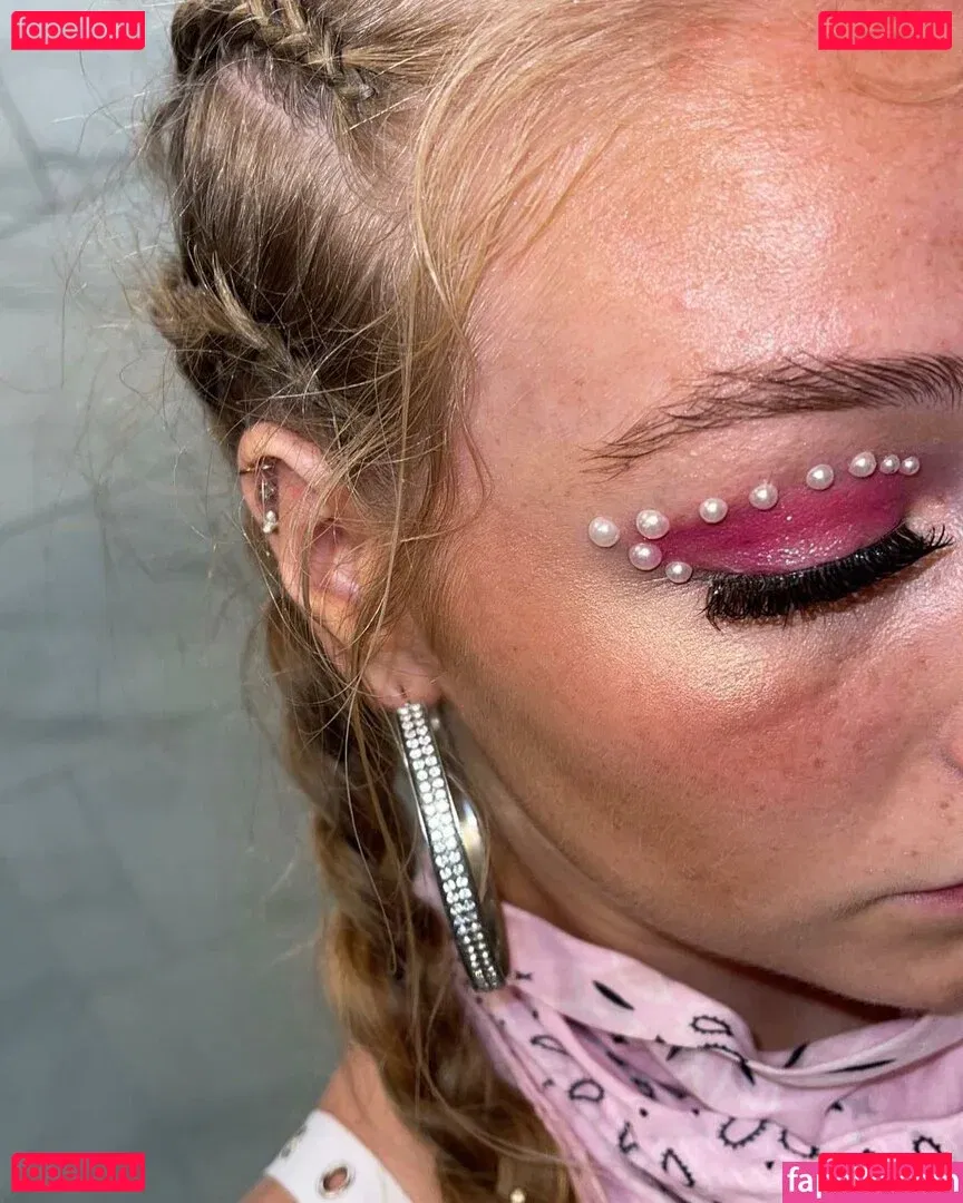 Hannah Alyssa Woods Onlyfans Photo Gallery 