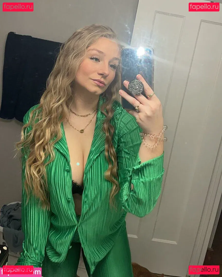 Hannah Alyssa Woods Onlyfans Photo Gallery 