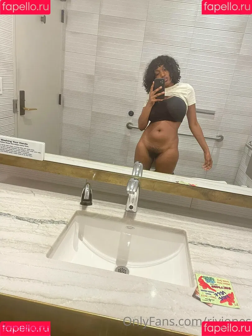 RivJones Onlyfans Photo Gallery 