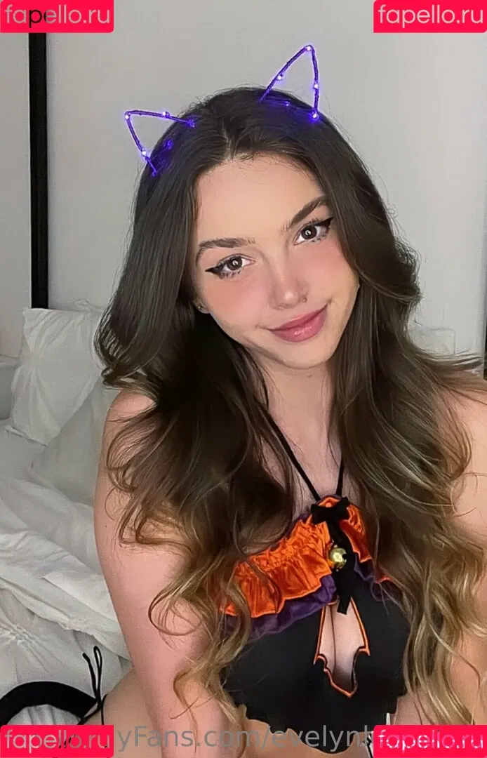 Evelynlovexoxo Onlyfans Photo Gallery 
