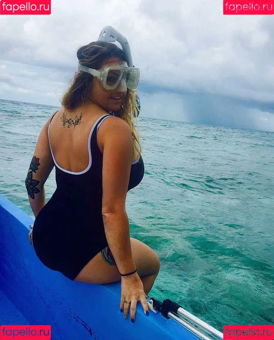 Chelsea Hammill Onlyfans Photo Gallery 