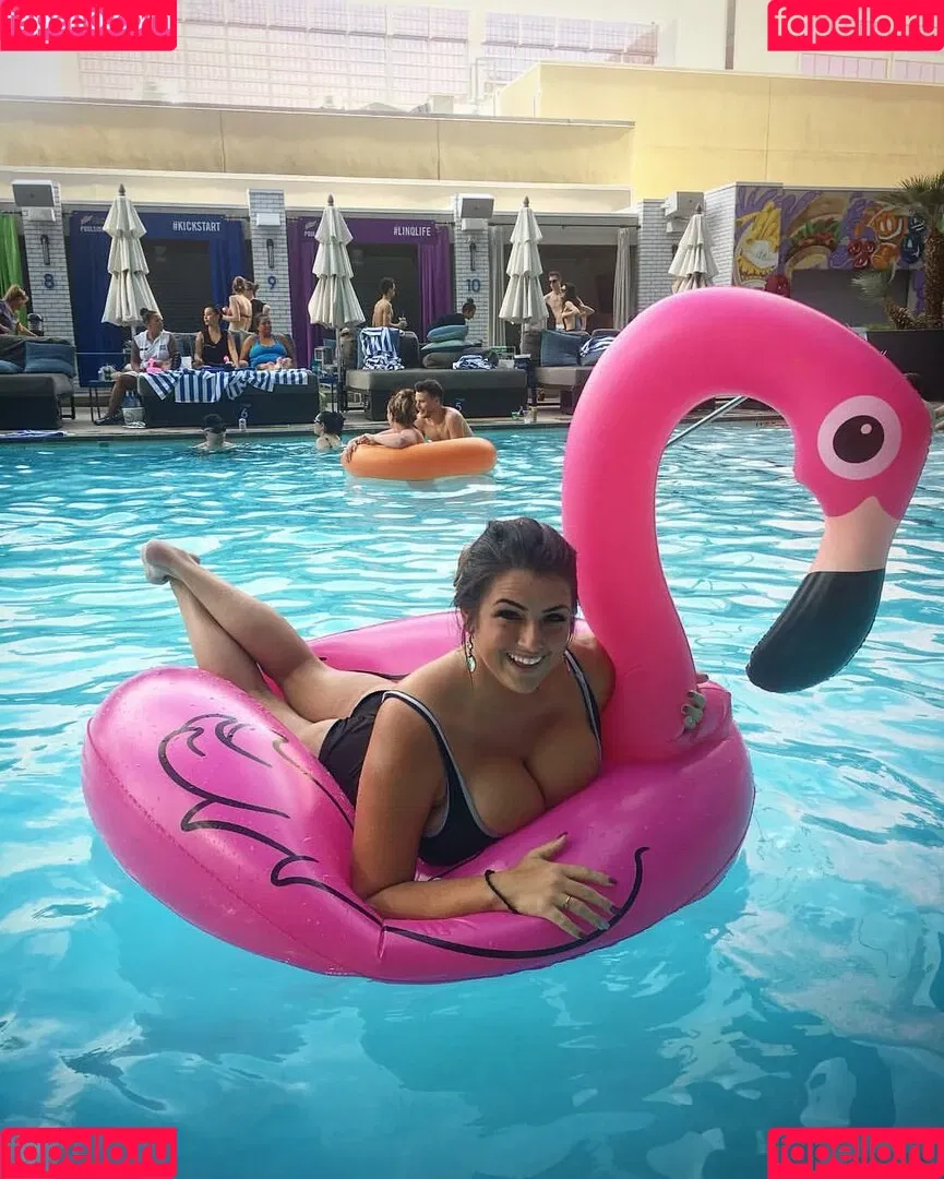 Chelsea Hammill Onlyfans Photo Gallery 