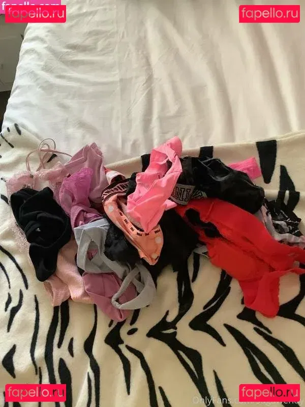 Wendy B. Onlyfans Photo Gallery 