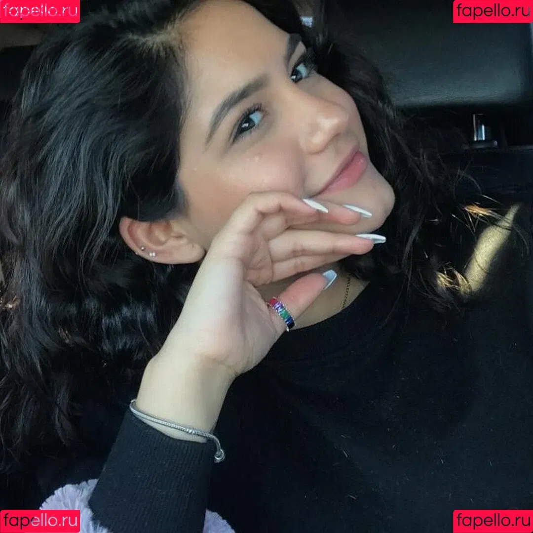 Isabel Neru Onlyfans Photo Gallery 