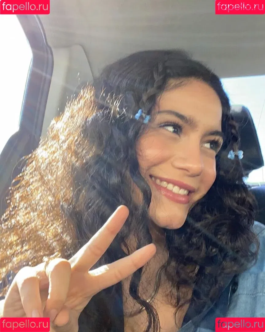 Isabel Neru Onlyfans Photo Gallery 