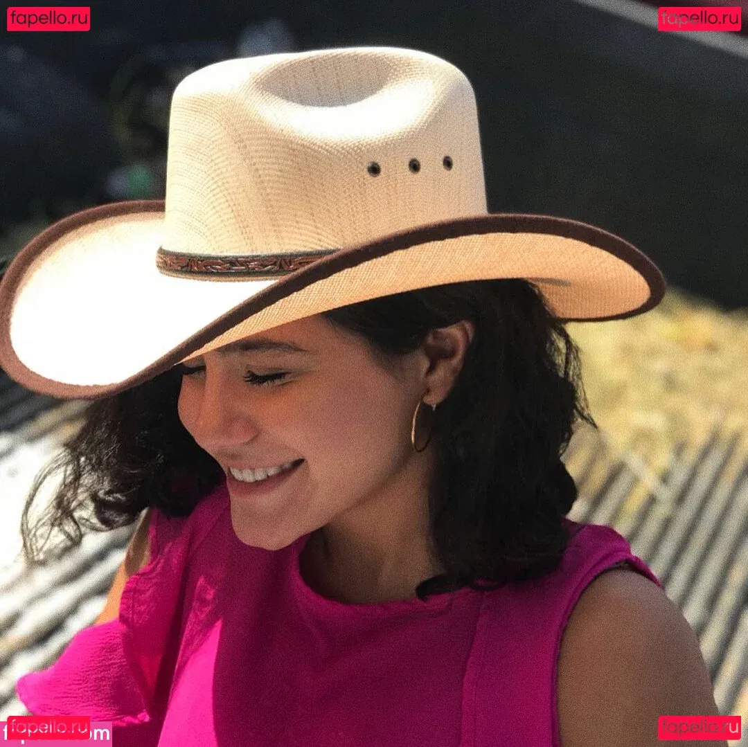 Isabel Neru Onlyfans Photo Gallery 