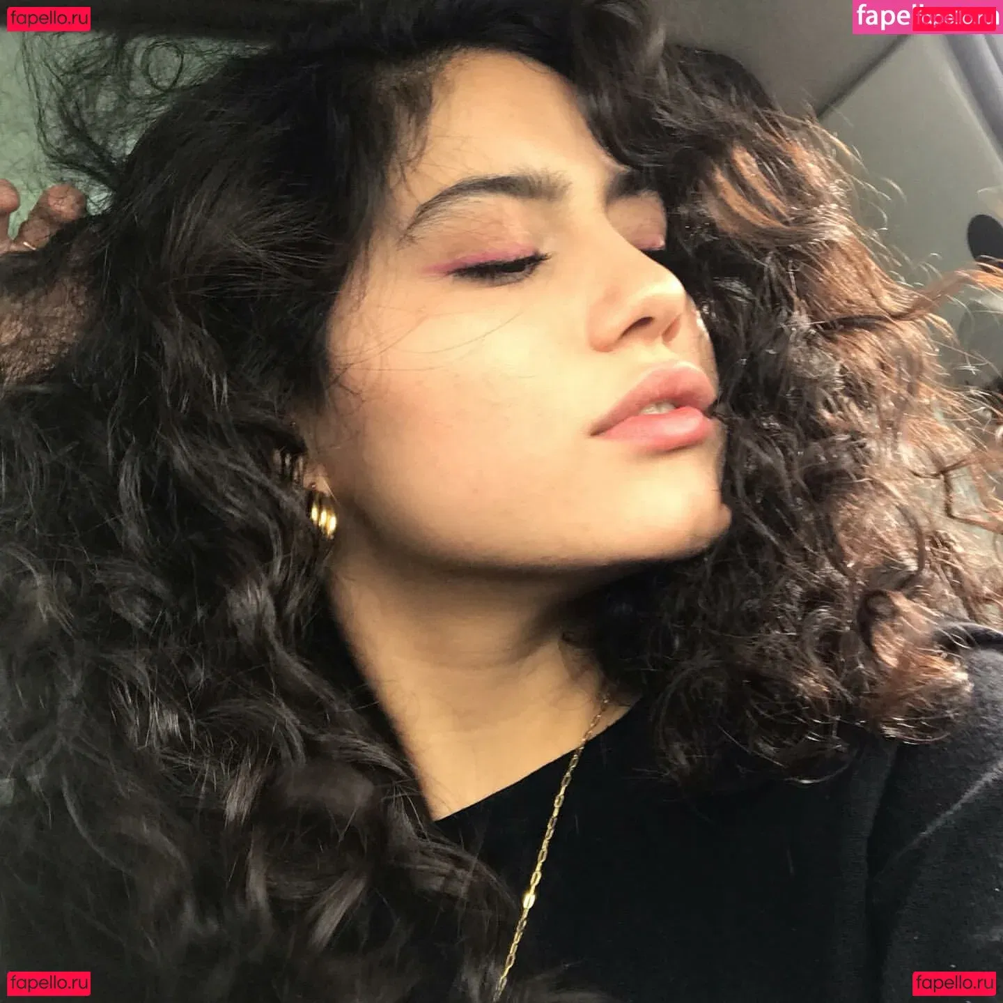 Isabel Neru Onlyfans Photo Gallery 