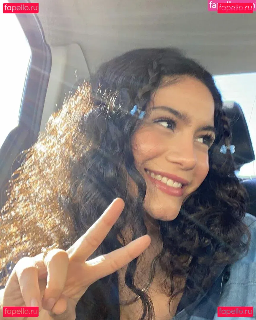 Isabel Neru Onlyfans Photo Gallery 