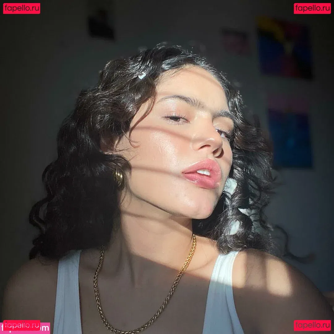 Isabel Neru Onlyfans Photo Gallery 