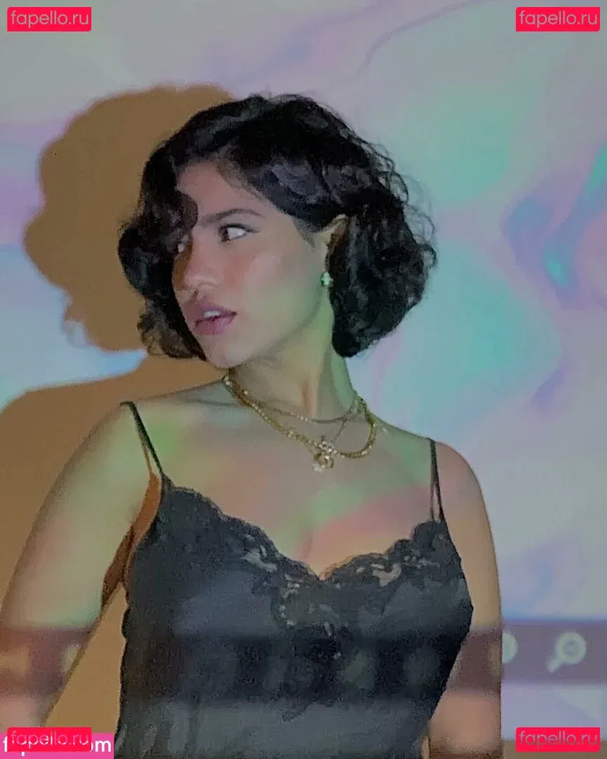 Isabel Neru Onlyfans Photo Gallery 