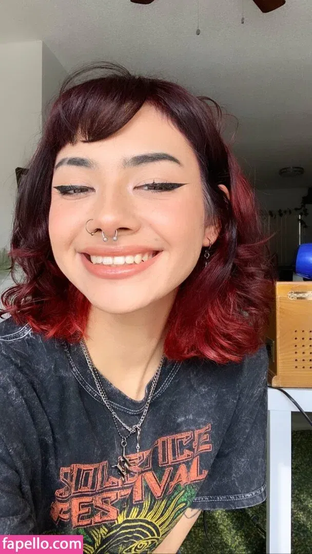 fullofbugss Onlyfans Photo Gallery 