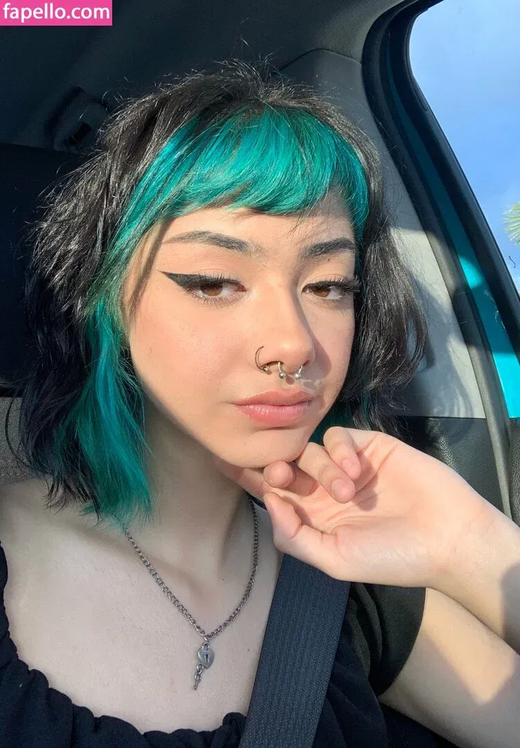 fullofbugss Onlyfans Photo Gallery 