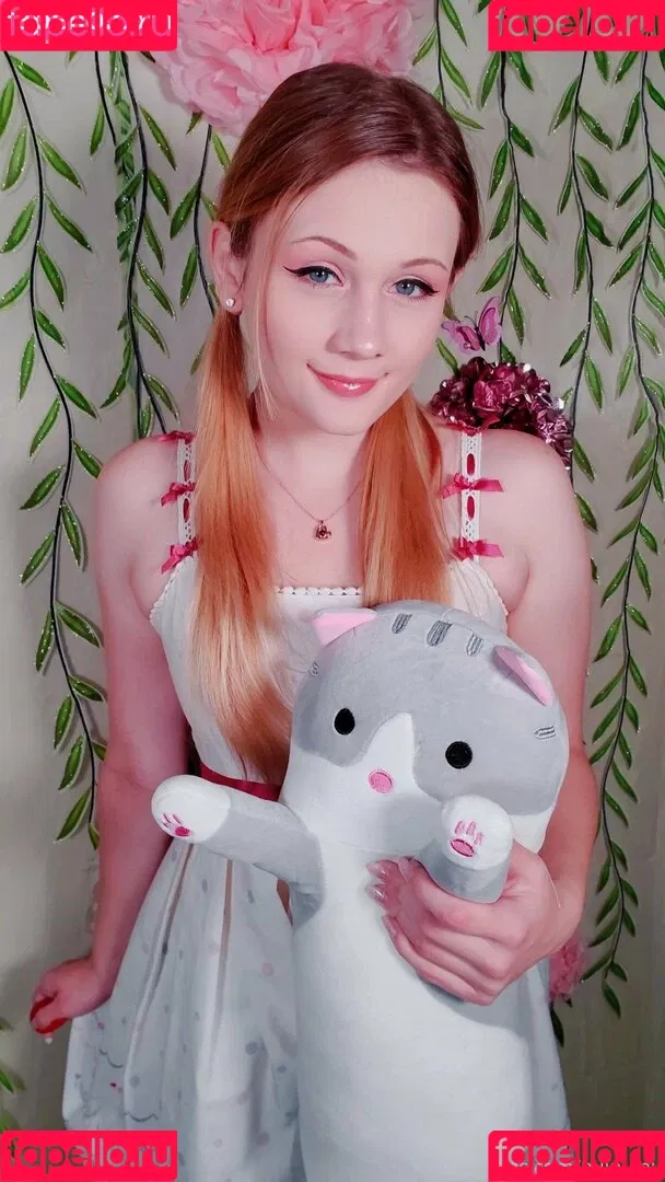 Miinuinu Onlyfans Photo Gallery 