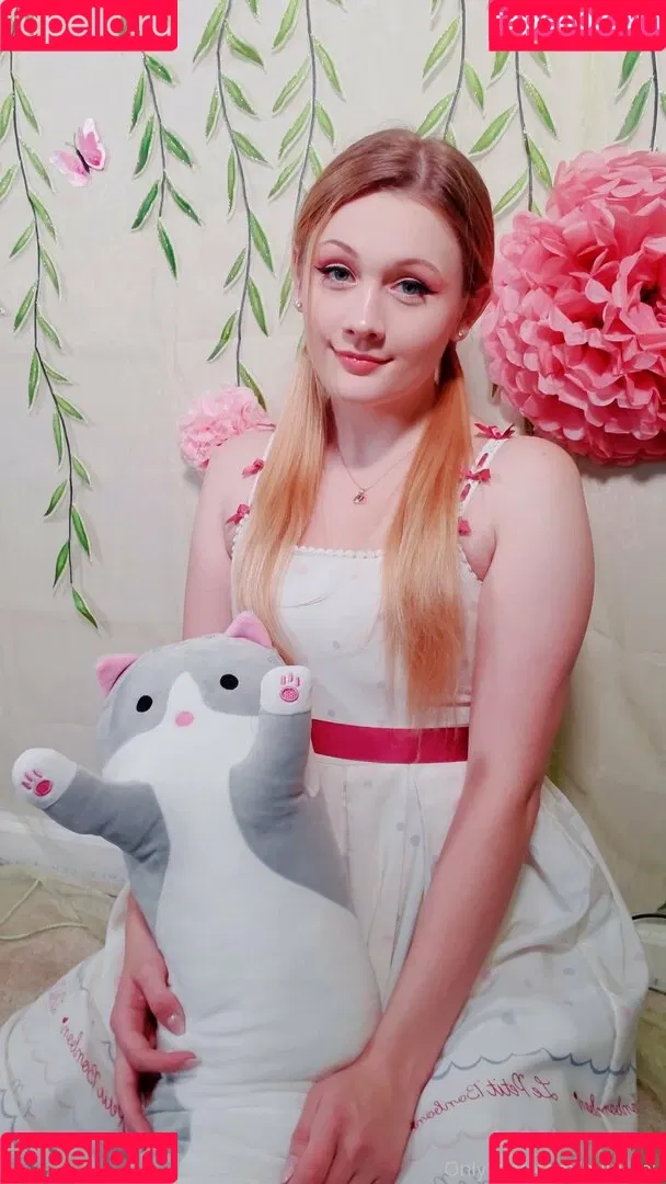 Miinuinu Onlyfans Photo Gallery 