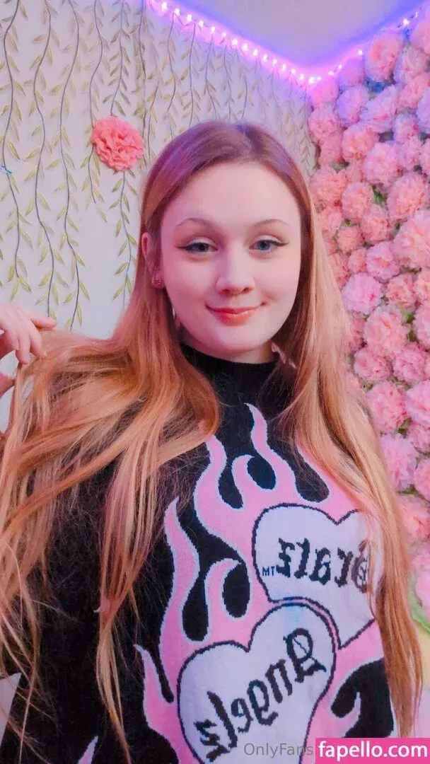 Miinuinu Onlyfans Photo Gallery 