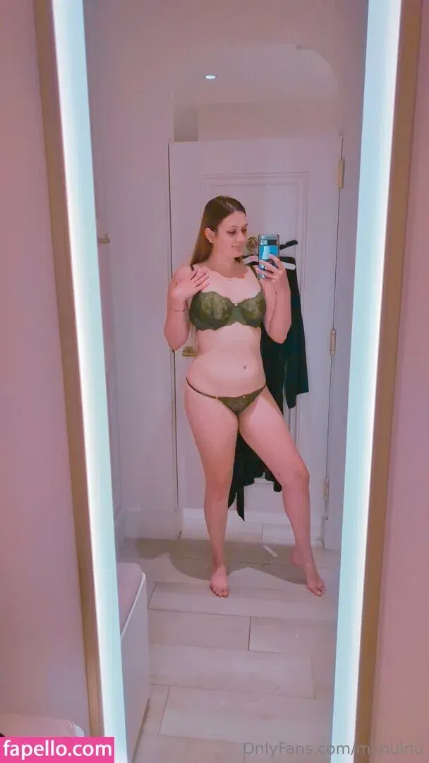 Miinuinu Onlyfans Photo Gallery 