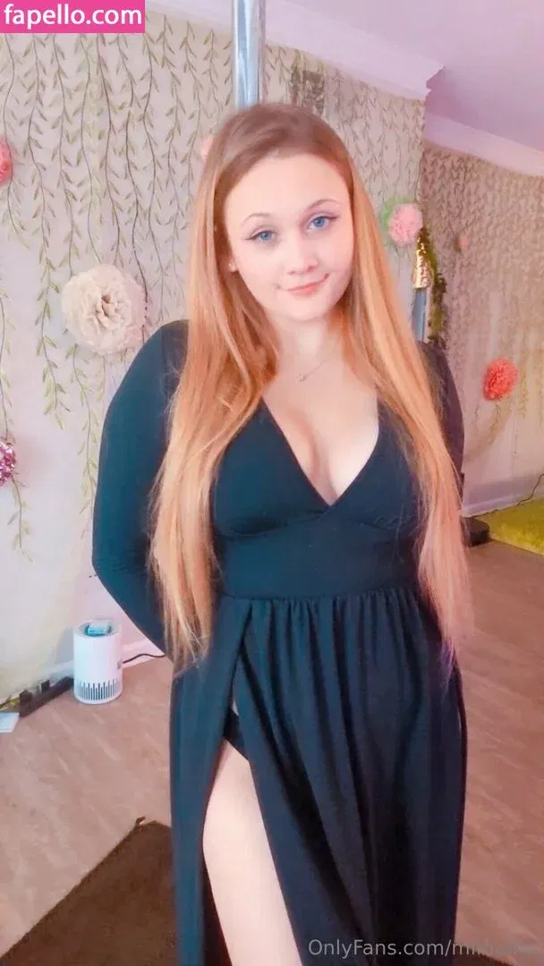 Miinuinu Onlyfans Photo Gallery 