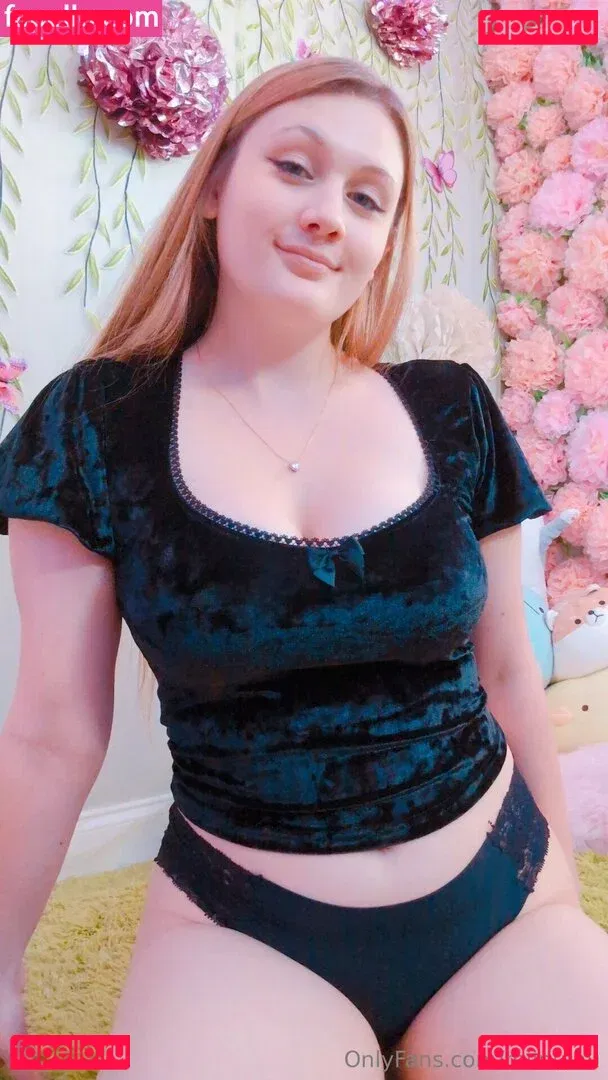 Miinuinu Onlyfans Photo Gallery 