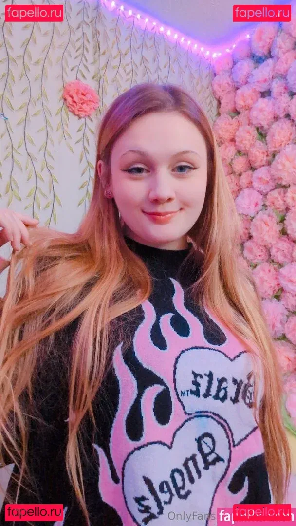 Miinuinu Onlyfans Photo Gallery 