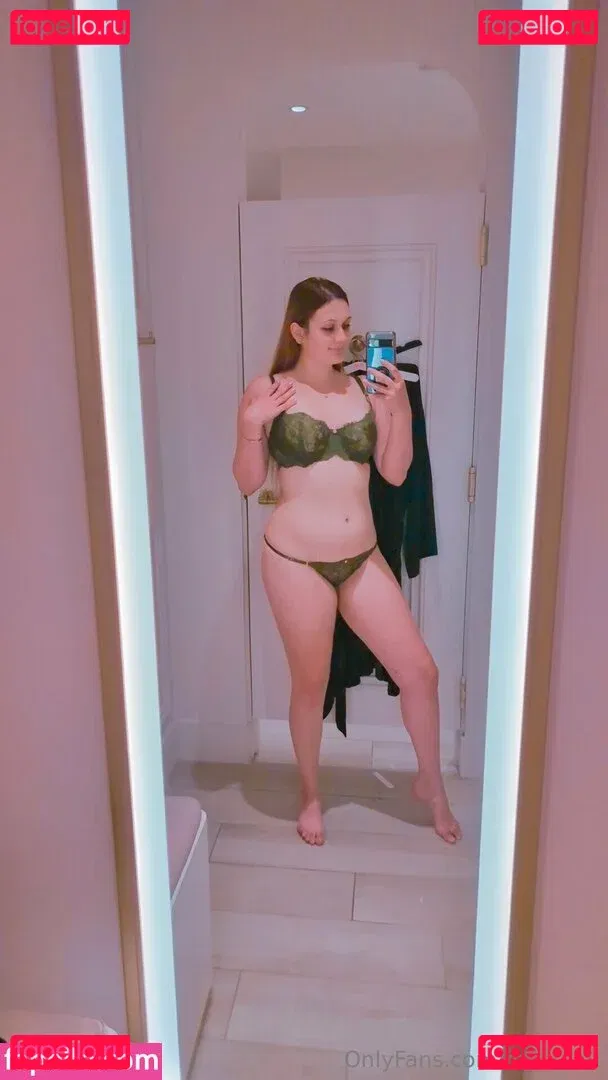 Miinuinu Onlyfans Photo Gallery 