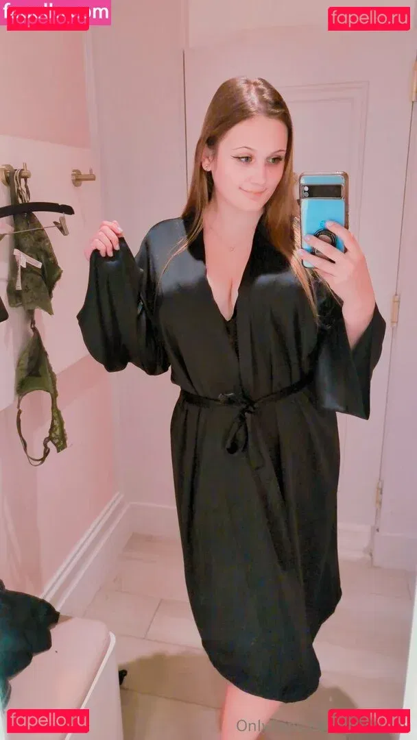 Miinuinu Onlyfans Photo Gallery 