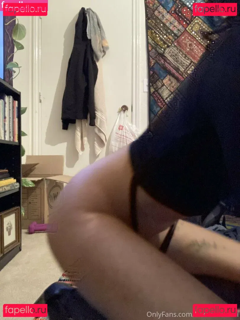 harami-mami Onlyfans Photo Gallery 