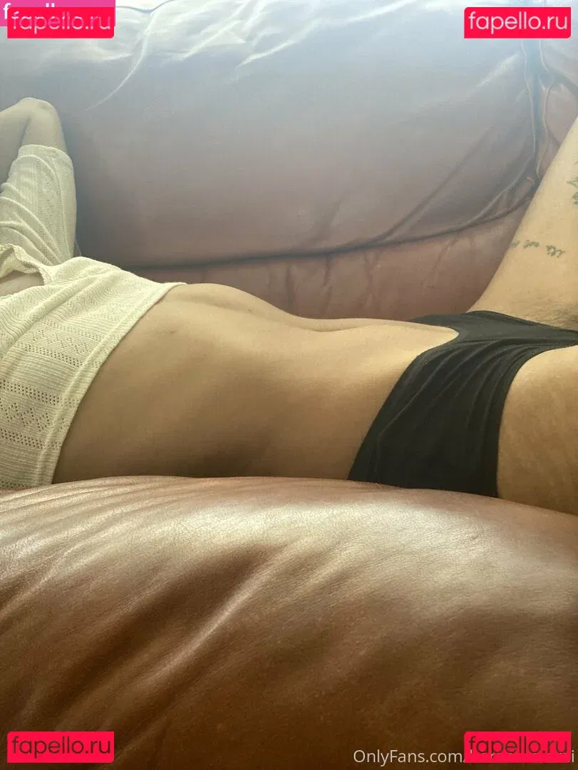 harami-mami Onlyfans Photo Gallery 