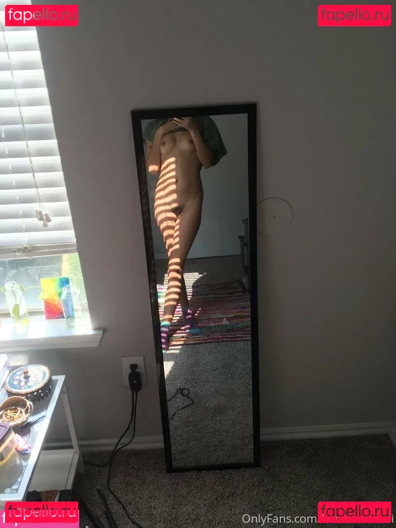 harami-mami Onlyfans Photo Gallery 