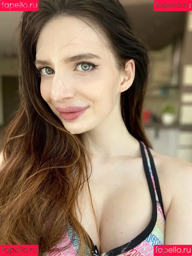 Little Rieslin Onlyfans Photo Gallery 