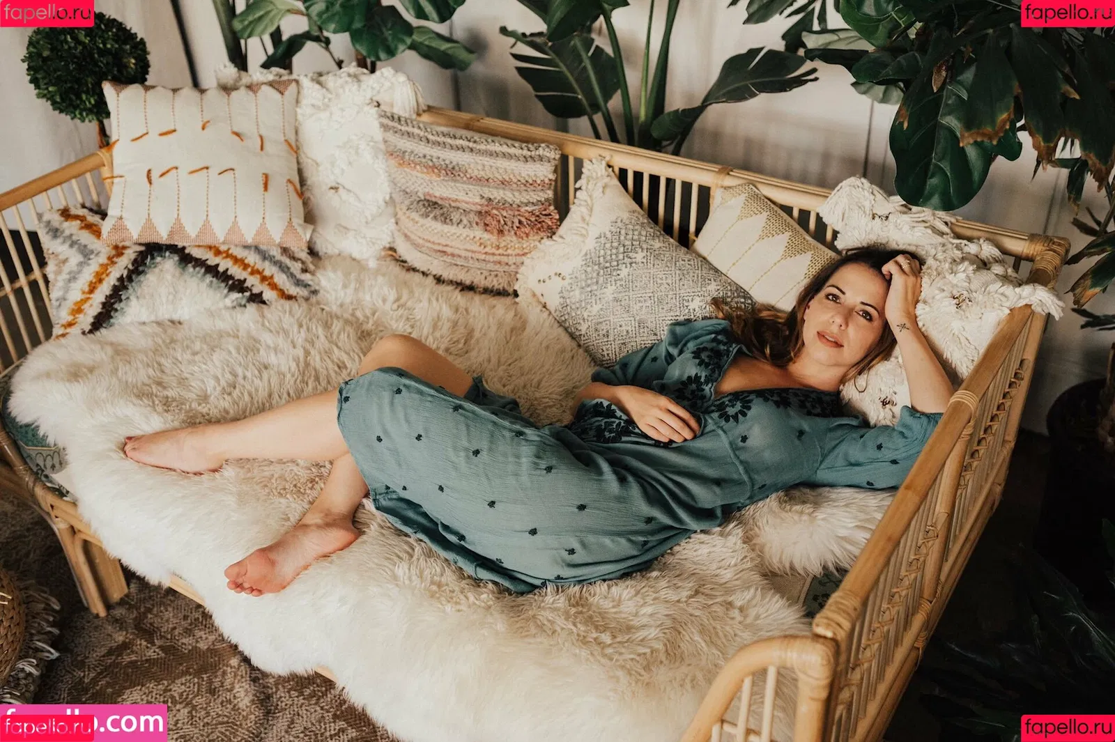 Laura Bailey Onlyfans Photo Gallery 