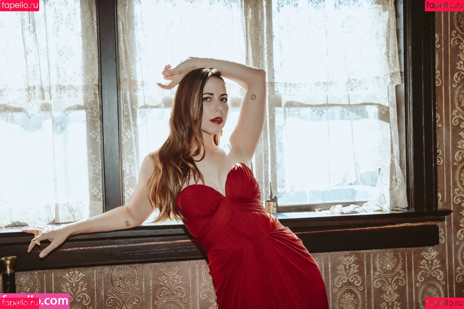 Laura Bailey Onlyfans Photo Gallery 