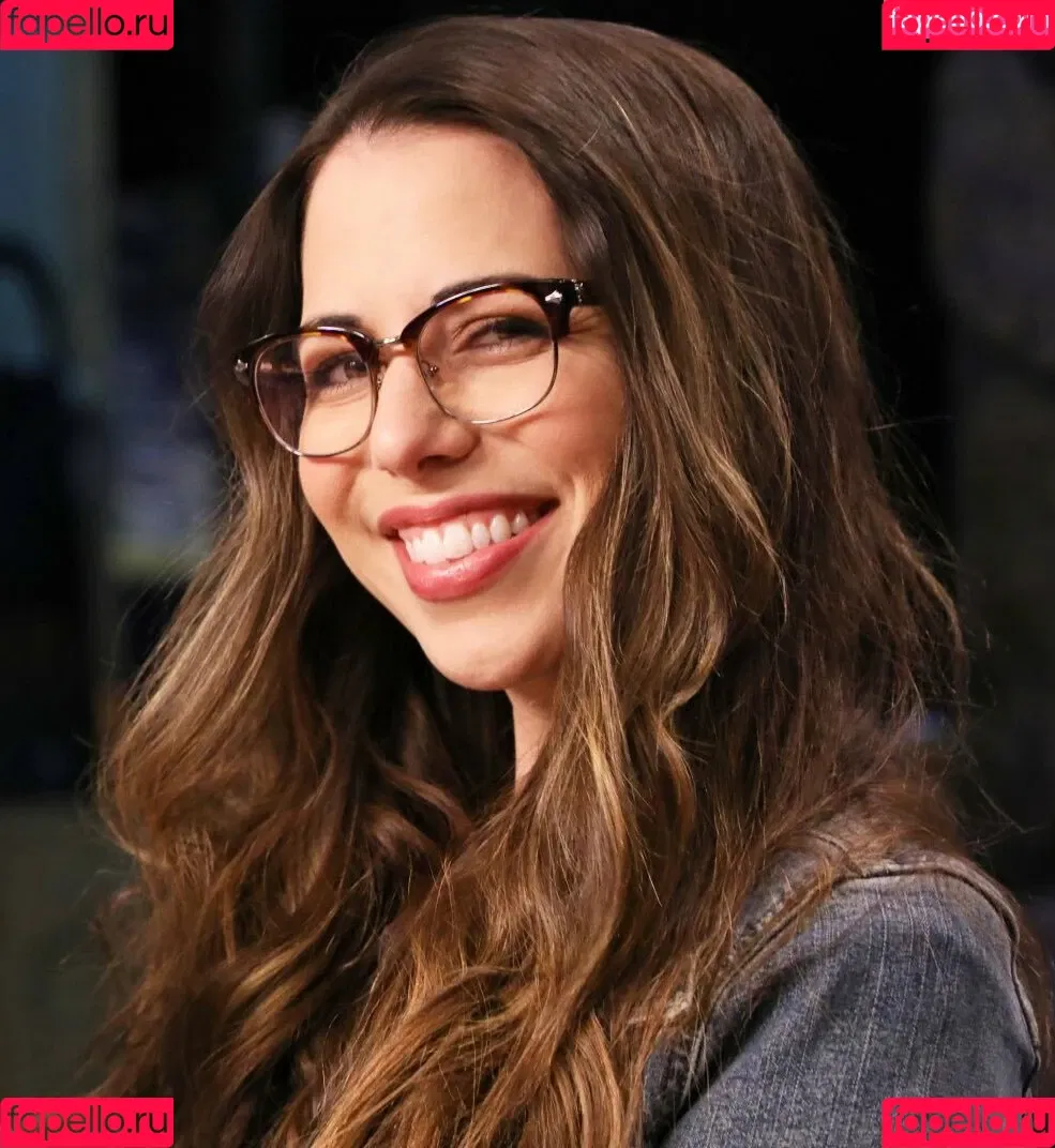 Laura Bailey Onlyfans Photo Gallery 