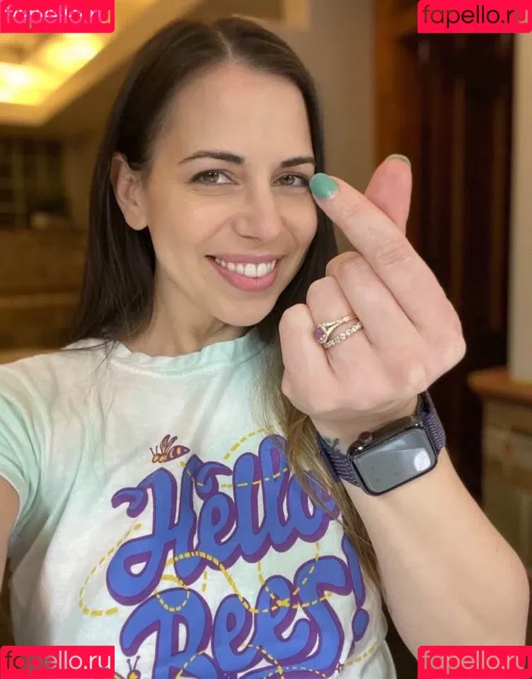 Laura Bailey Onlyfans Photo Gallery 