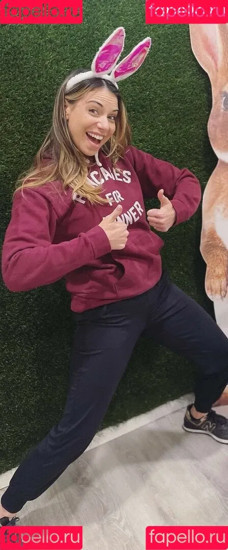 Laura Bailey Onlyfans Photo Gallery 