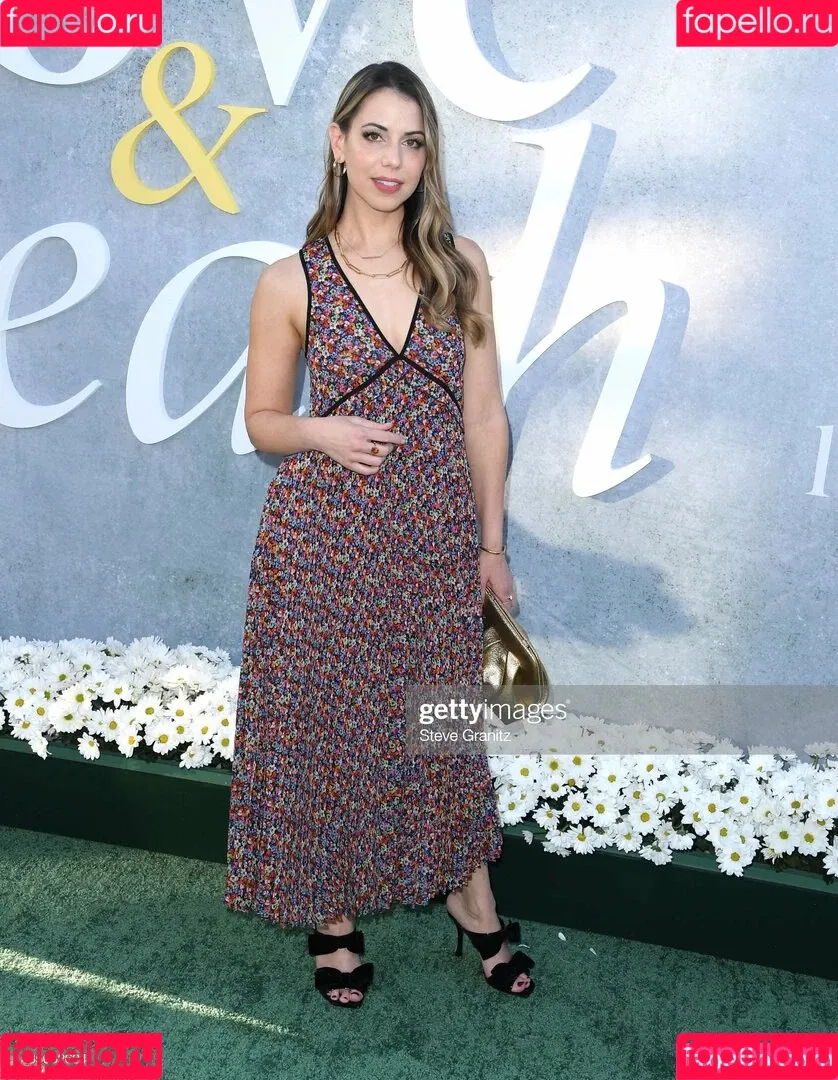 Laura Bailey Onlyfans Photo Gallery 