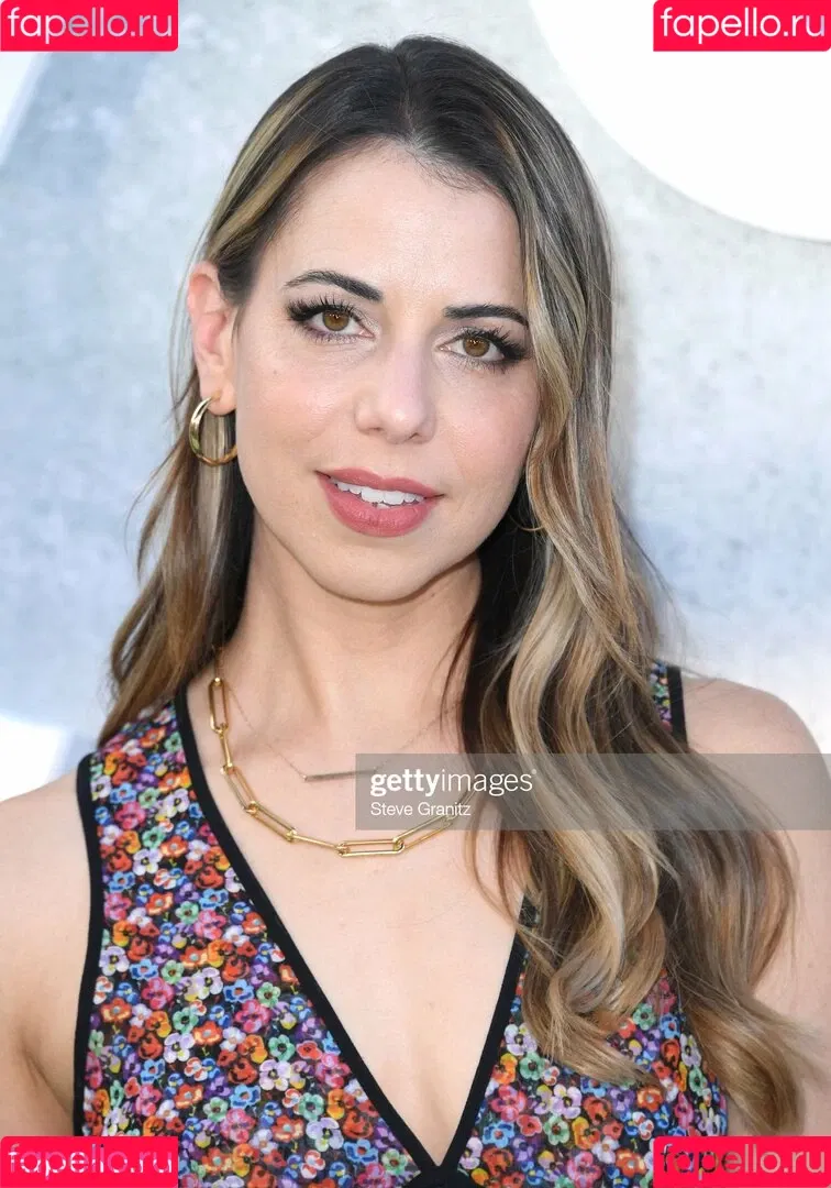 Laura Bailey Onlyfans Photo Gallery 