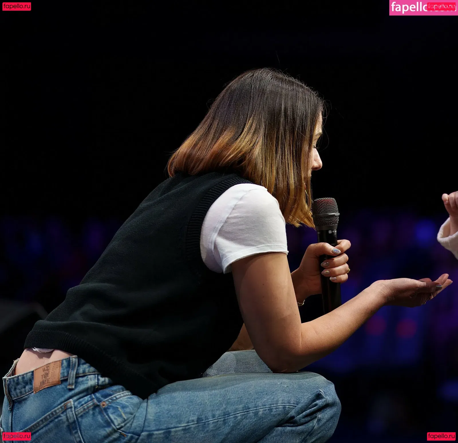 Laura Bailey Onlyfans Photo Gallery 