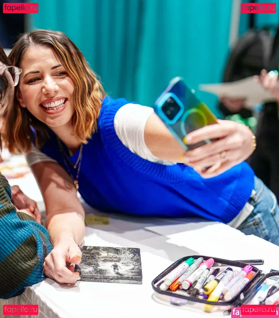 Laura Bailey Onlyfans Photo Gallery 