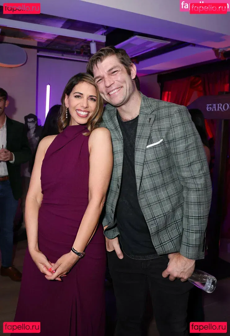 Laura Bailey Onlyfans Photo Gallery 