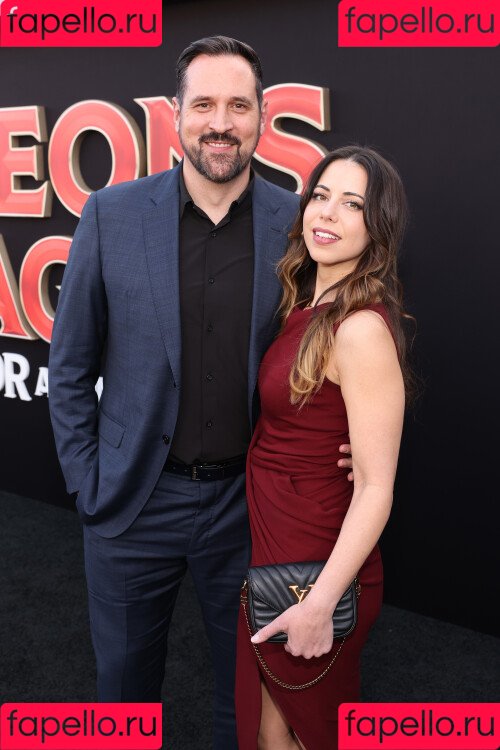 Laura Bailey Onlyfans Photo Gallery 