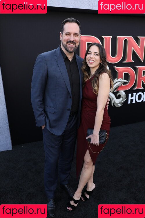 Laura Bailey Onlyfans Photo Gallery 