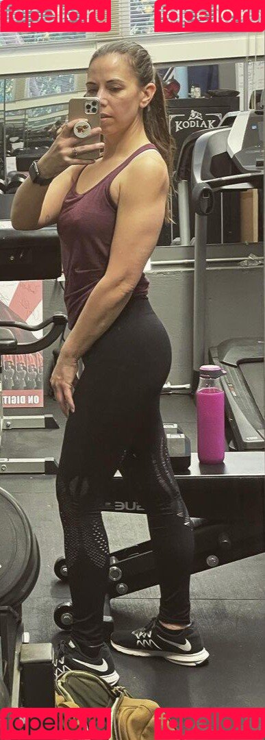 Laura Bailey Onlyfans Photo Gallery 