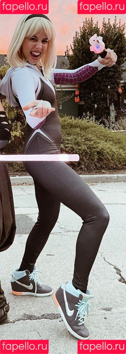 Laura Bailey Onlyfans Photo Gallery 